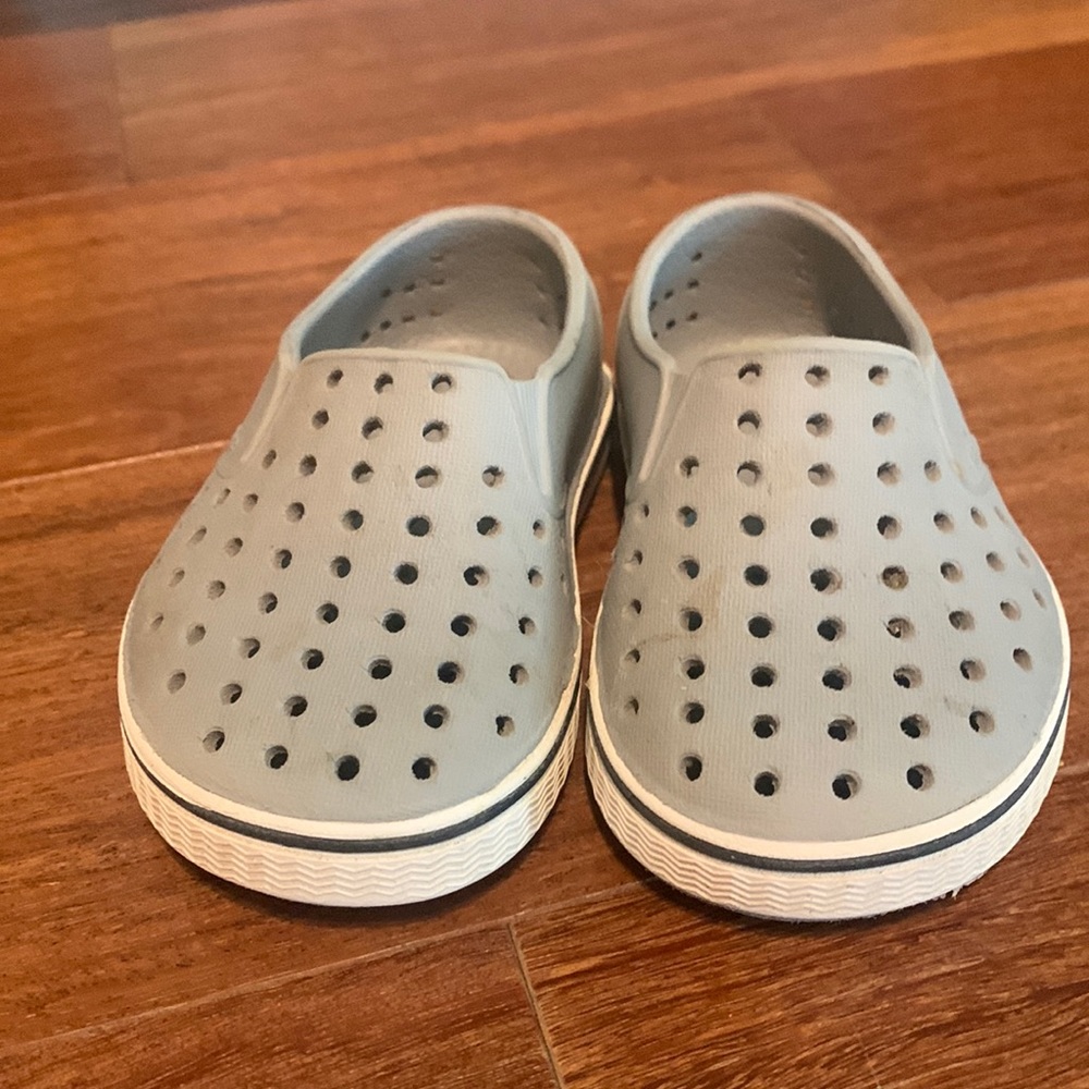 Native Shoes Size 5